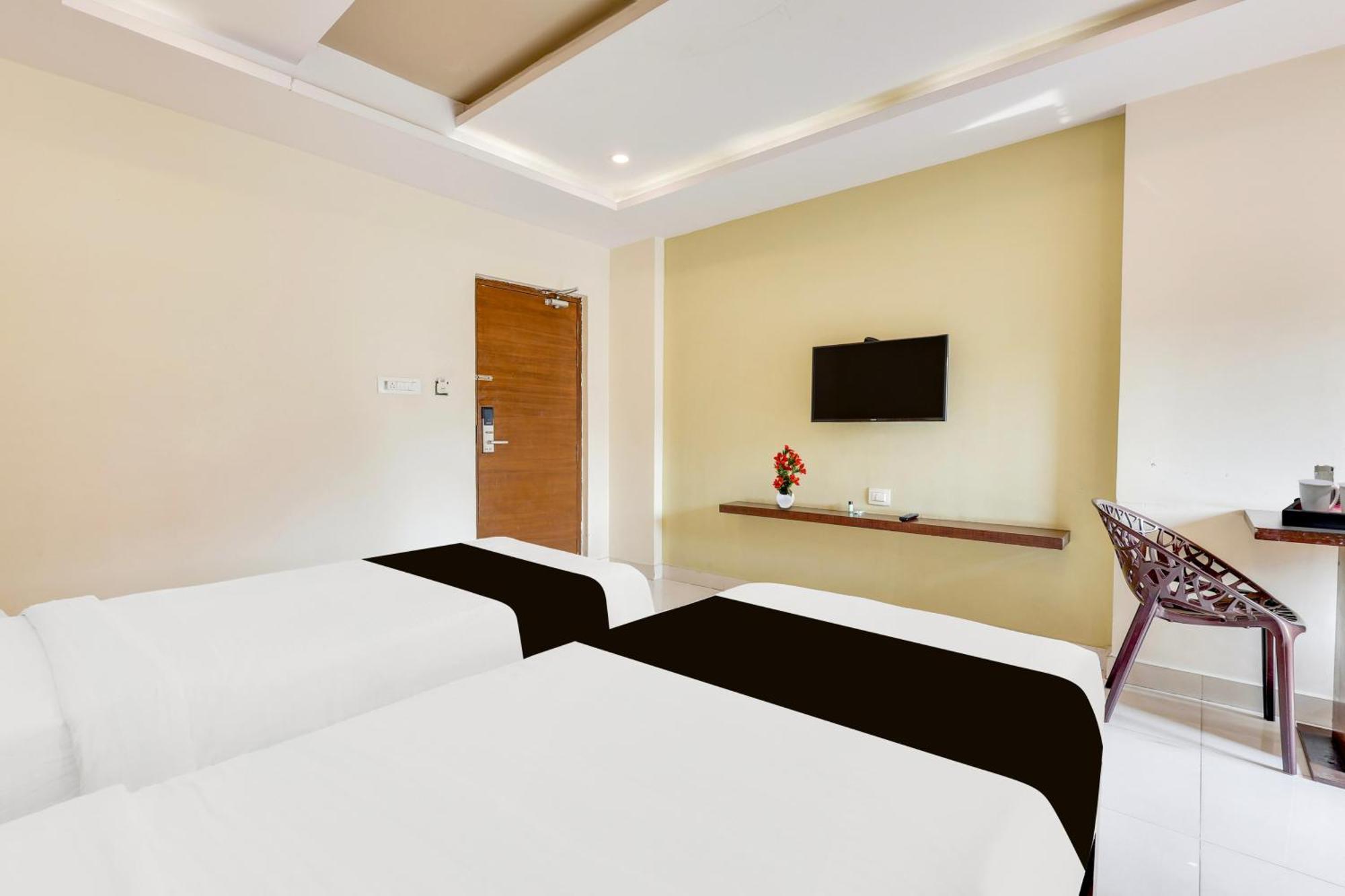 Hotel Super Townhouse Dwarka Nagar Near Ramatalkies Visakhapatnam Exterior foto